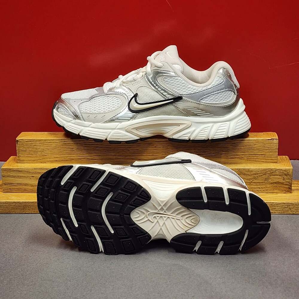 Nike V5 RNR Sneakers White Metallic Silver